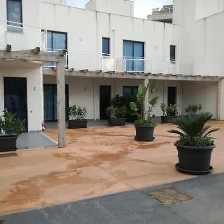 Semesterbostad Tico Tico, Casa Con Piscina A Due Passi Dal Mare