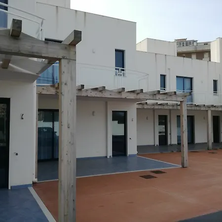 Semesterbostad Tico Tico, Casa Con Piscina A Due Passi Dal Mare
